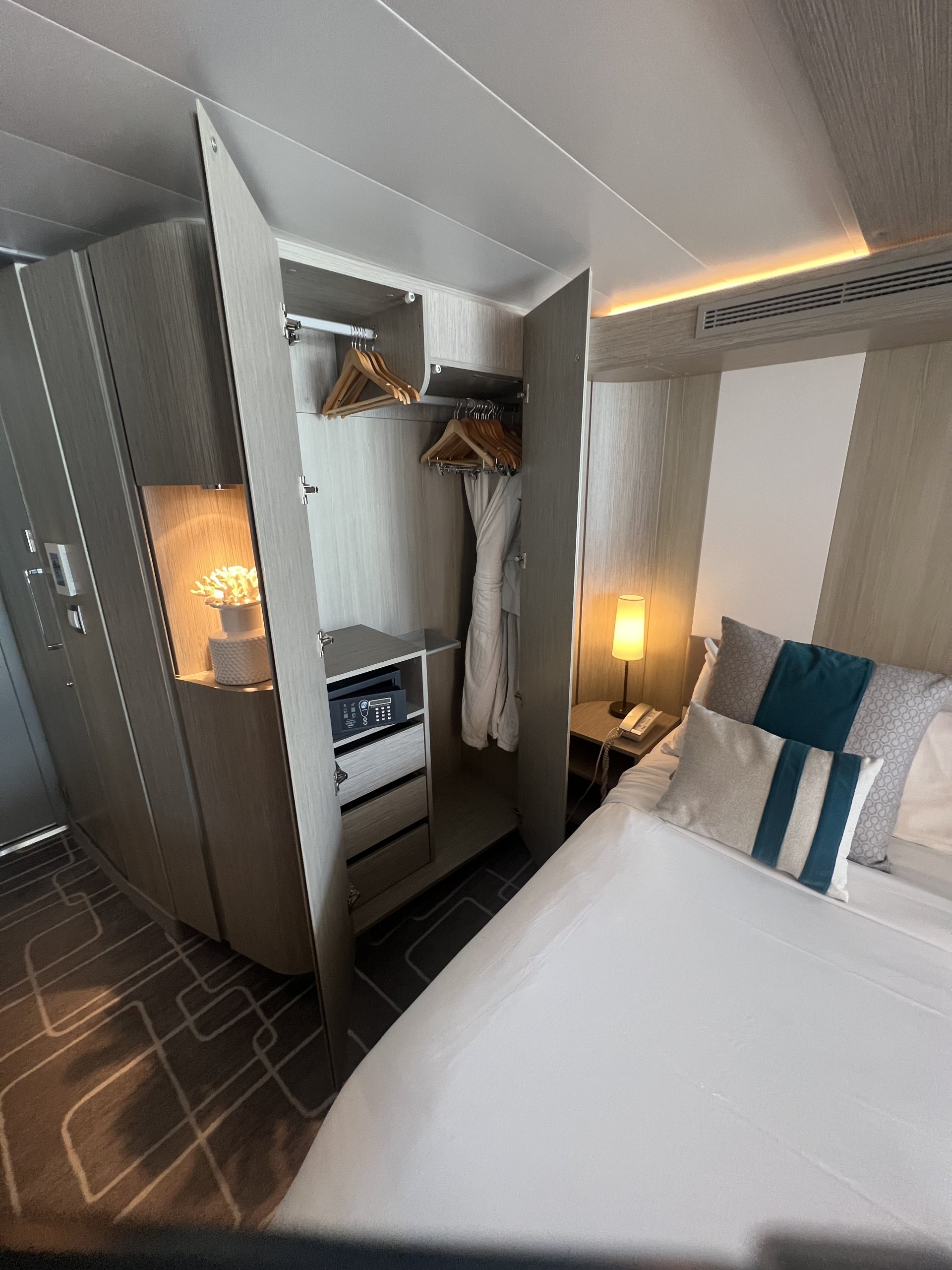 Edge Repositioning Cruise, Vancouver to Hawaii